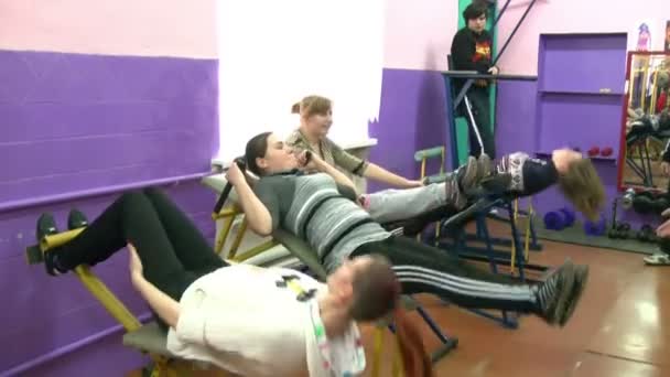 School pupils in the gym — Stock Video