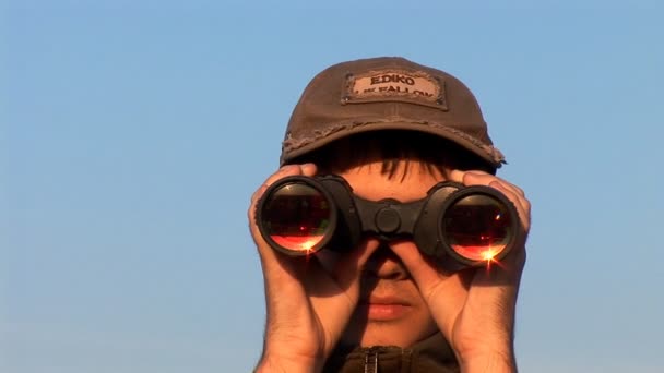 双筒望远镜 — 图库视频影像