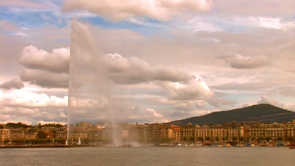 Κρήνη στη λίμνη Γενεύη — Αρχείο Βίντεο