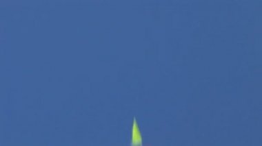 Uçurtma gökyüzünde uçuyor