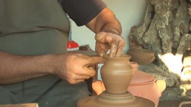 Potter iş başında.