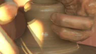 Potter iş başında.