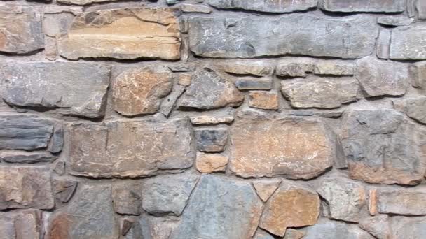 Каменная стена — стоковое видео