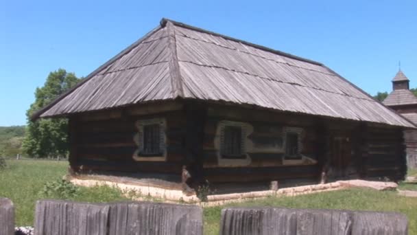 Casa de madera — Vídeo de stock