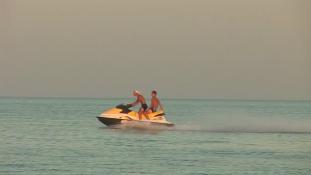 Scooter d'eau rapide — Video