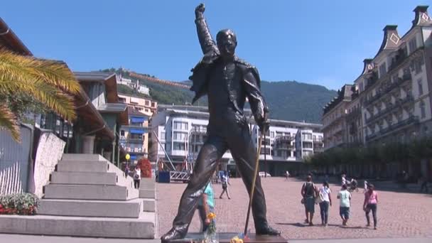 Standbeeld van freddie mercury — Stockvideo