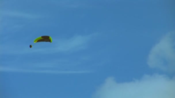 Paragliding — Stock video