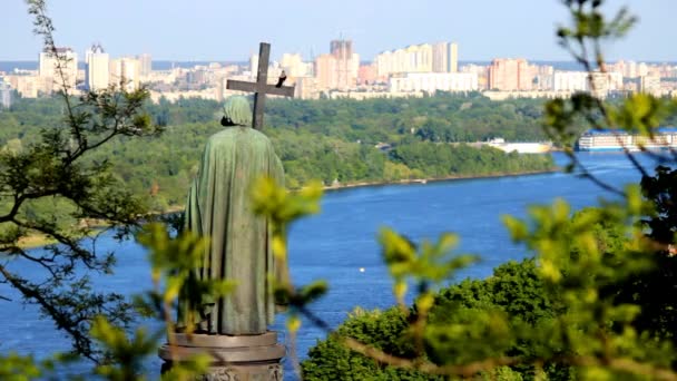 Denkmal für den heiligen Wladimir — Stockvideo