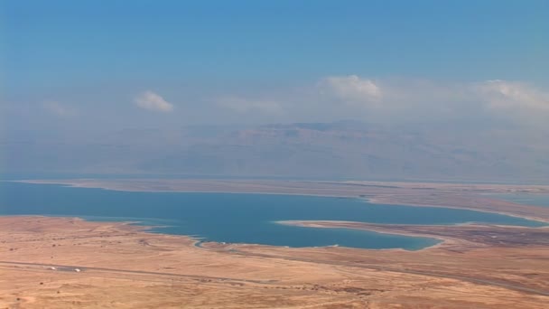 Vista al Mar Muerto desde la cima de la montaña — Vídeos de Stock