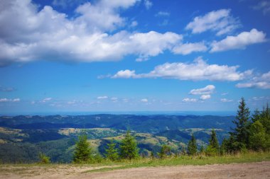Pysanyj taşına giden yol