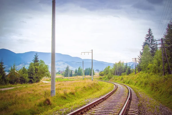 Dağlara giden yol. Karpatlar