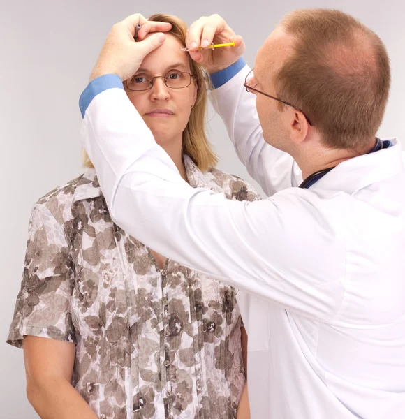 Läkare och patient — Stockfoto