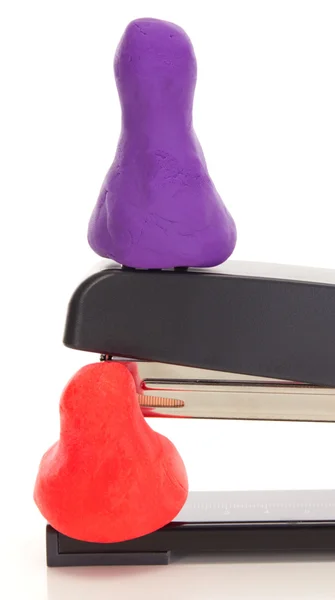 Modelling clay figures with stapler — Stock Photo, Image