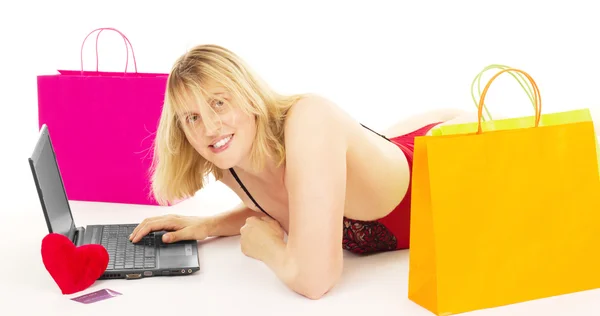Atrakcyjna kobieta, zakupy przez internet — Zdjęcie stockowe