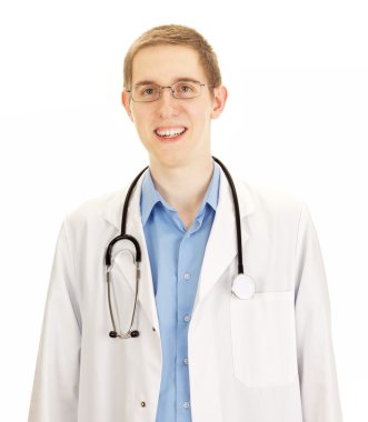 gülümseyen genç bir tıp doktoru