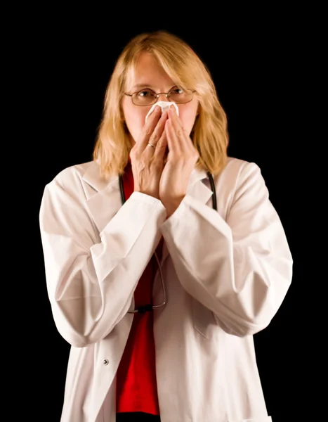 Medisinsk kvinne som bruker ansiktsvev – stockfoto