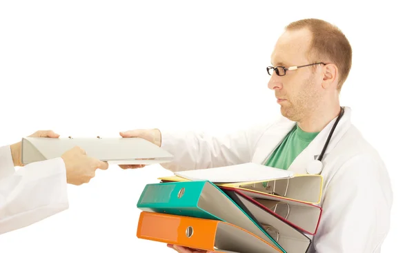 Médico com muito trabalho — Fotografia de Stock