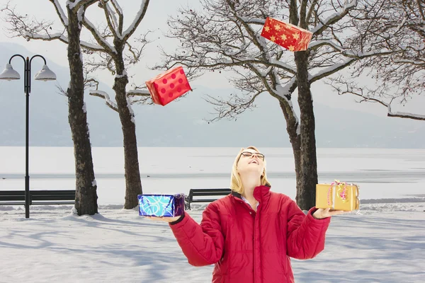 In een mooie snowscape jongleren — Stockfoto