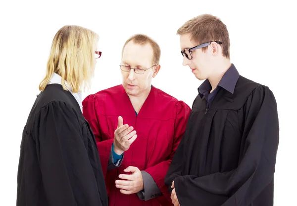Três juristas debatem sobre um processo — Fotografia de Stock