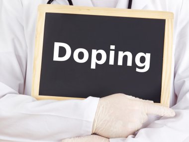 Doktor tahtaya bilgileri gösterir: doping