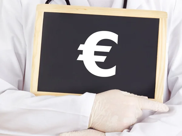 Arzt zeigt Informationen auf Tafel: Euro — Stockfoto