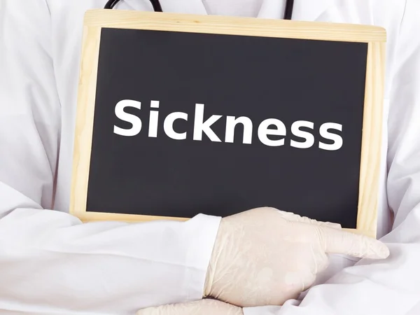 Arzt zeigt Informationen auf Tafel: Krankheit — Stockfoto