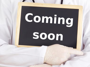 Doktor tahtaya bilgileri gösterir: coming soon