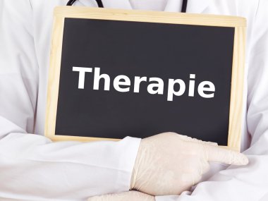 Doktor tahtaya bilgileri gösterir: terapi