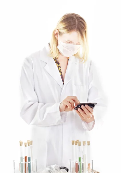 Person som arbetar i farmaceutiska laboratorium — Stockfoto