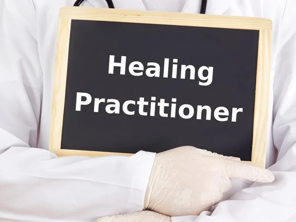 Arts toont informatie: healing practitioner — Stockfoto