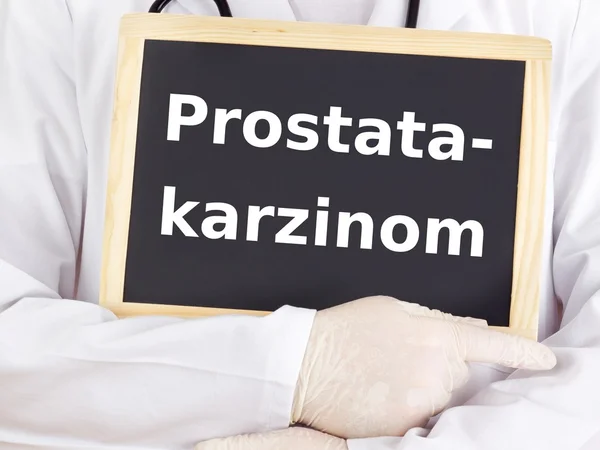 Läkare visar information: prostatacancer — Stockfoto