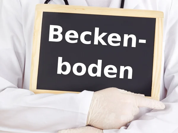 Doktor tahtaya bilgileri gösterir: Pelvik Taban