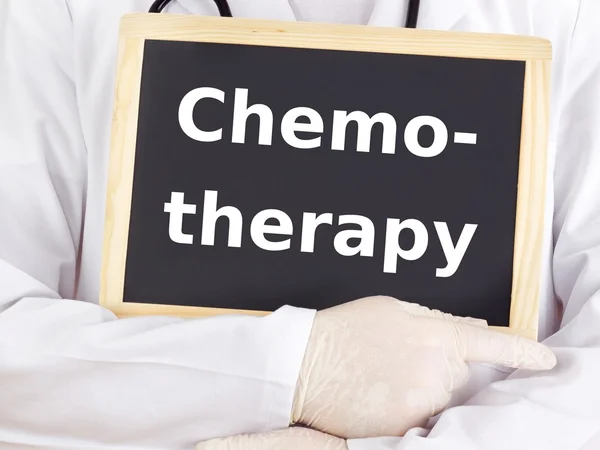 Doctor shows information: chemotherapy — Stock Photo, Image