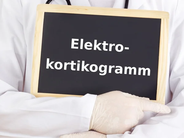 Doctor ukazuje, informace: electrocorticogram — Stock fotografie