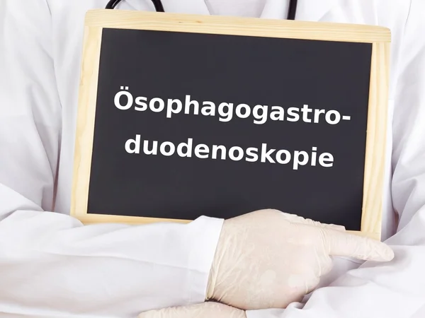 Doctor ukazuje, informace: esophagogastroduodenoscopy — Stock fotografie