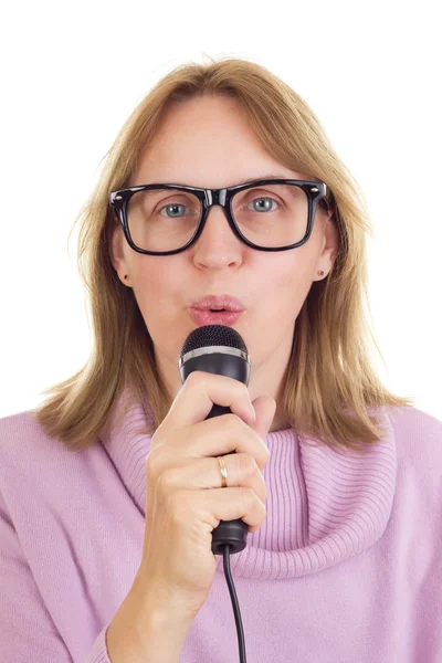 Mulher bonita com microfone — Fotografia de Stock