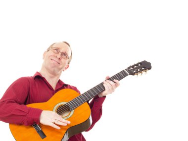 Gitar çalan adam