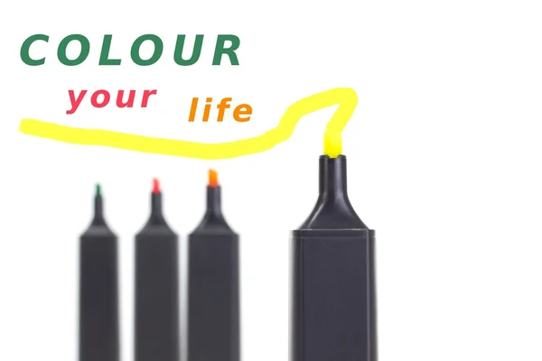 Colorea tu vida con coloridos iluminadores ! — Foto de Stock