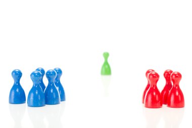 meeples yeşil meeple karşı iki grup