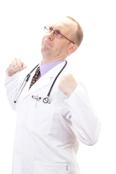 Мужской врач растягивает спину после длительного периода работы — стоковое фото