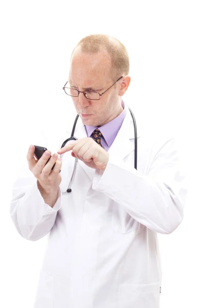 Tippen einer Nachricht auf dem Handy an den Patienten — Stockfoto