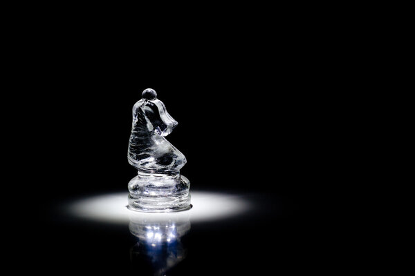 Рыцарь, стоящий в центре внимания
