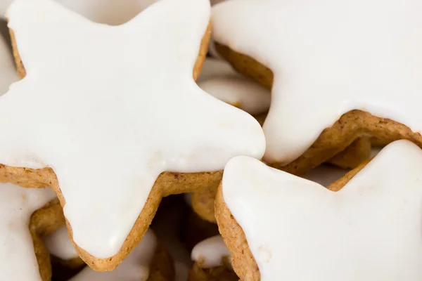 Close up of delicious star-shaped cinnamon biscuits — Stock Photo, Image