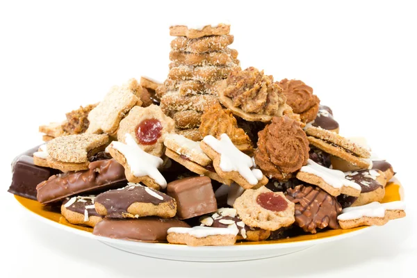 Prato cheio de biscoitos de Natal frescos assados — Fotografia de Stock