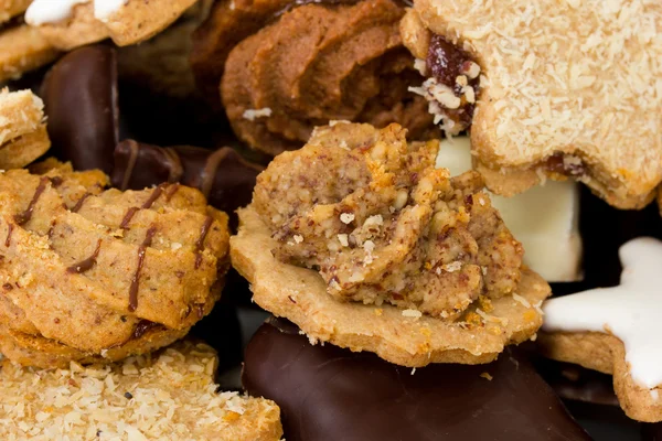 Close-up de biscoitos de Natal frescos assados — Fotografia de Stock