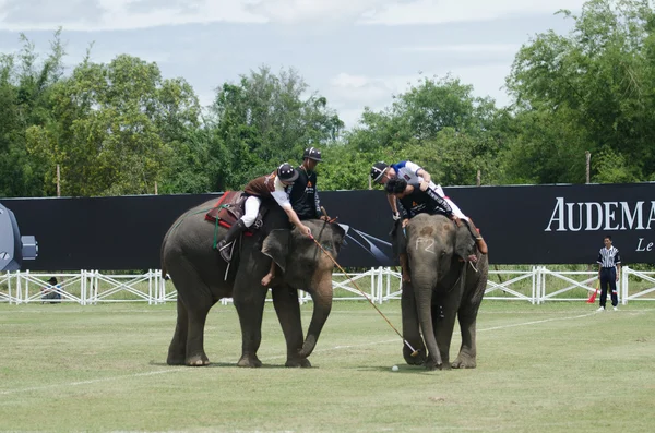 Hua hin, thailand-13 september 201: niet-geïdentificeerde polo spelers — Stockfoto