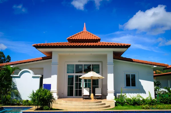 Dream house with pool in sunny day — Stock Photo, Image