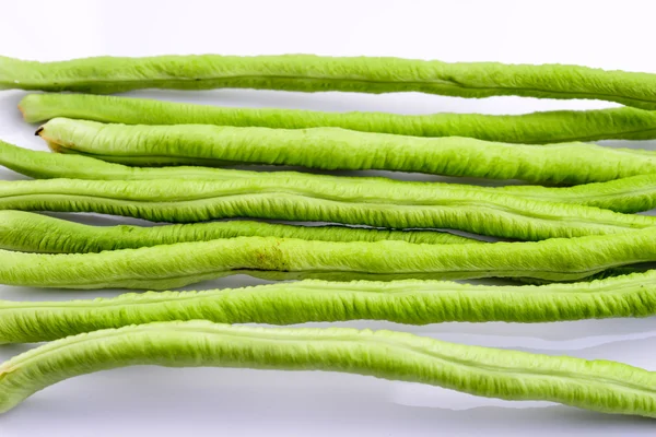 Grüne Bohnen auf isolierten — Stockfoto