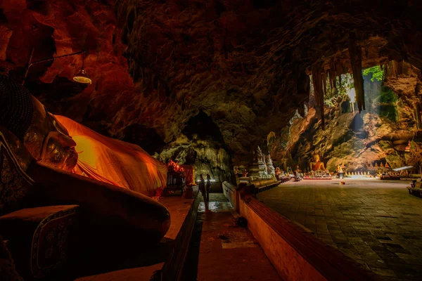 Sunbeam in buddha cave, Tham Khao Luang near Phetchaburi,Thailan — Stock Photo, Image