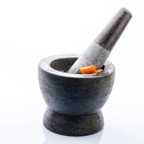 Sten mortel och gul chili, thai matlagning verktyg — Stockfoto